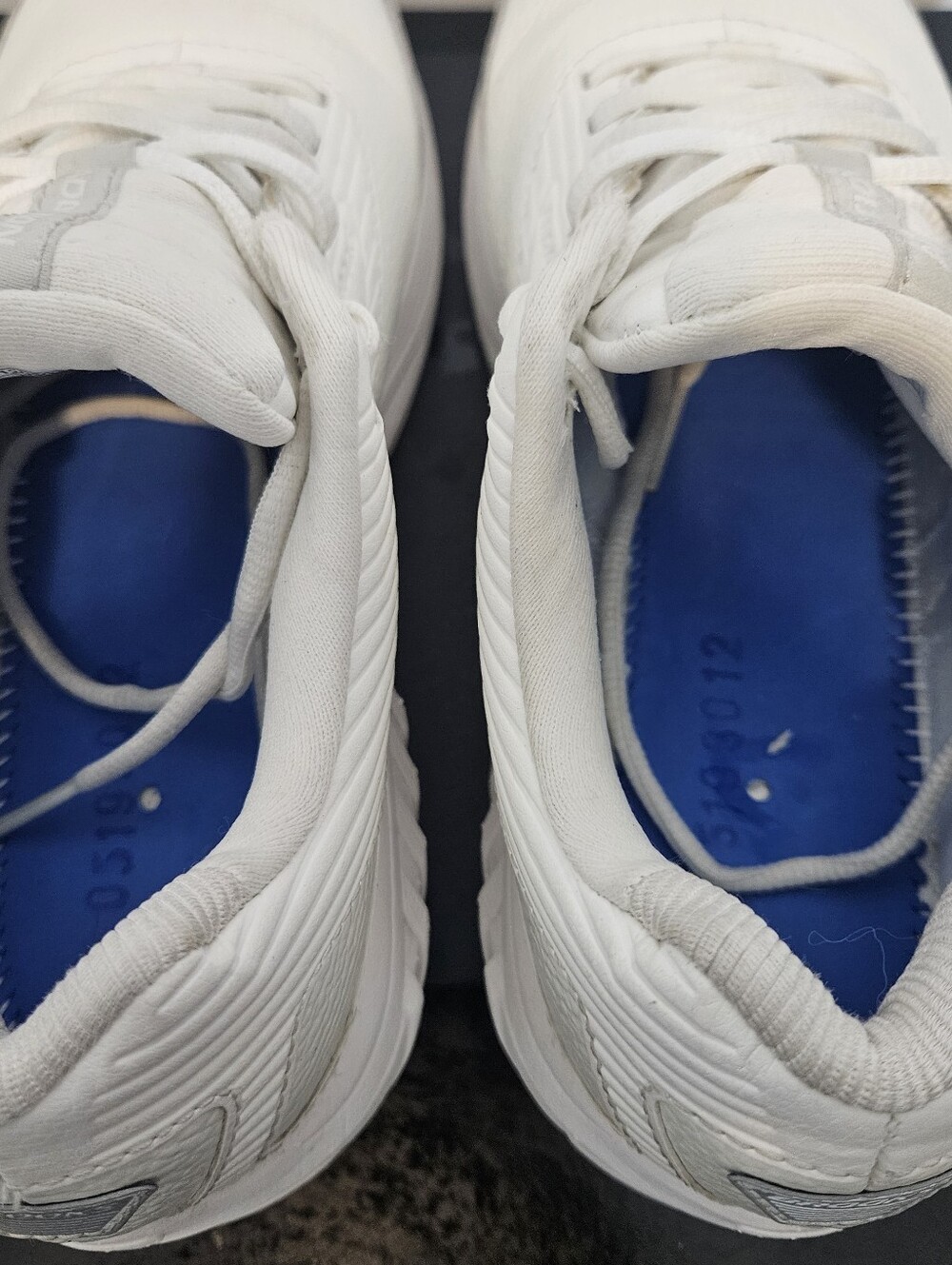 Brooks Addiction Walker 2 Sneaker White/White Women's Size 8.5 - Picture 9 of 11